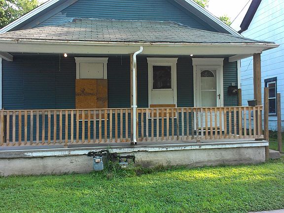 3rd image of 27 Harper Ave