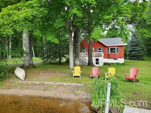 32848 Parkside Dr, Toivola, MI 49965