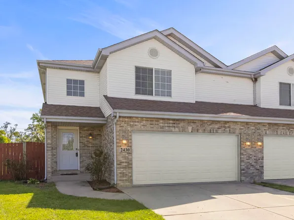 2430 Caton Crest Ct, Crest Hill, IL 60403