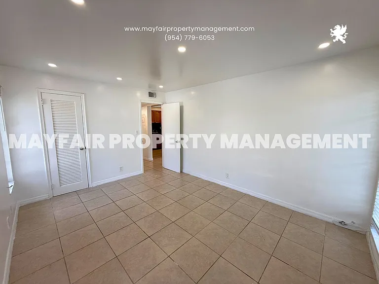 1118 N 15th Ave #9 — Photo 7
