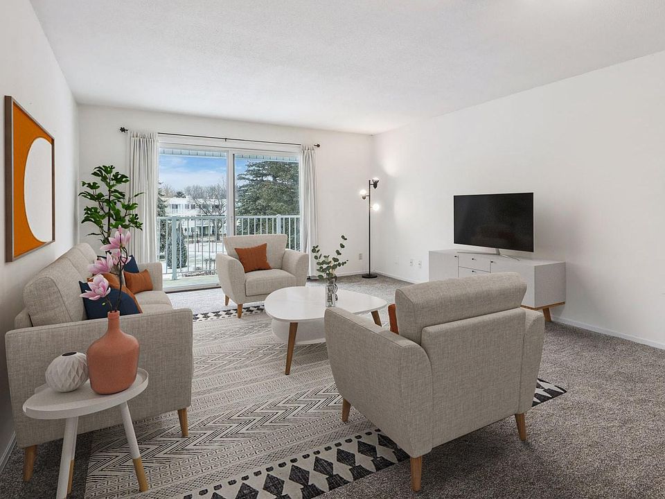 1st image of 130 Demont Ave E APT 347