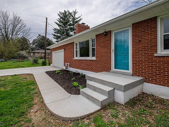 4th image of 9816 Silverwood Ln