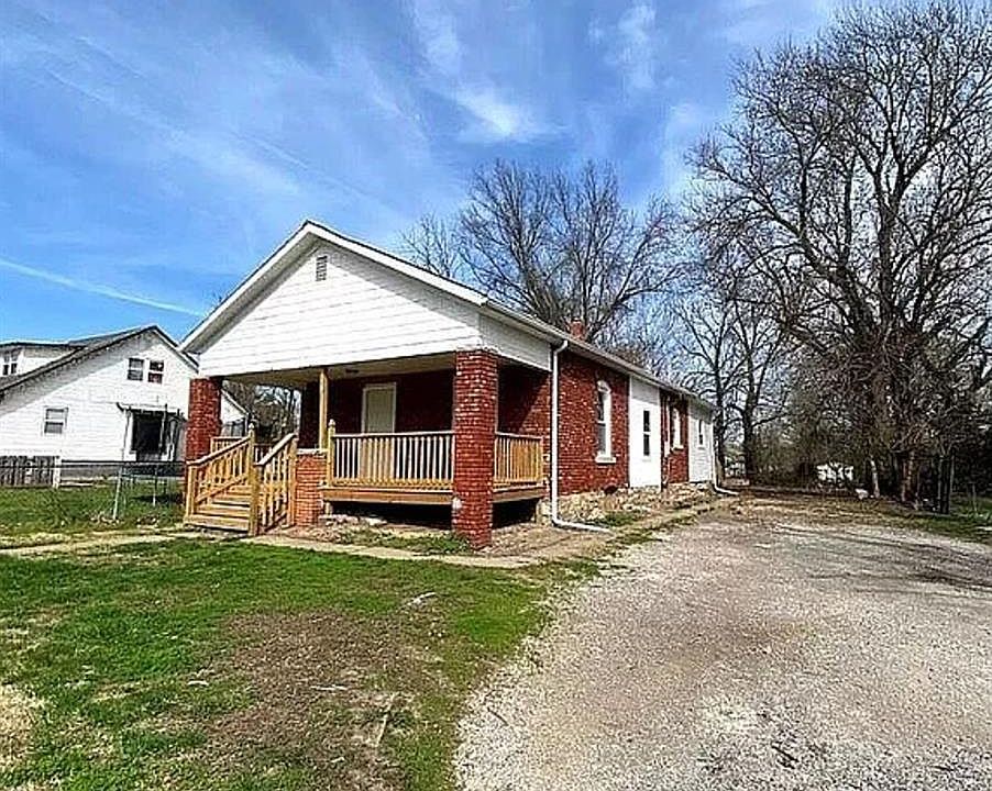 1st image of 2745 N 22nd St