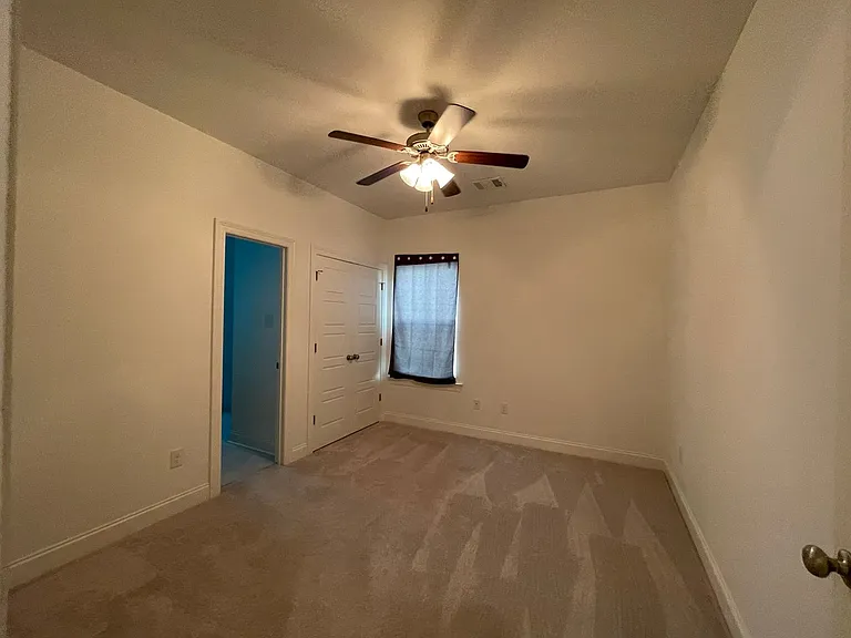8112 Village Lake Ave — Photo 8
