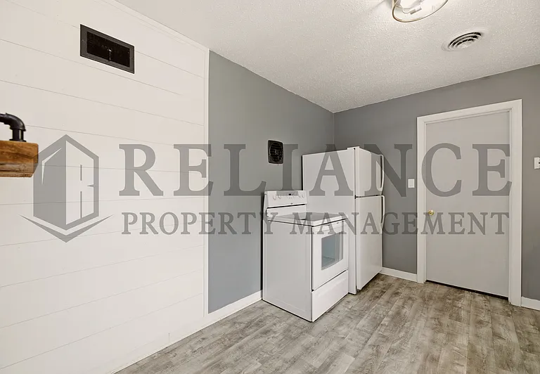1458 N Old Manor Rd — Photo 16