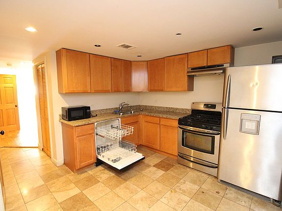 2nd image of 1502 N Rockwell St #G