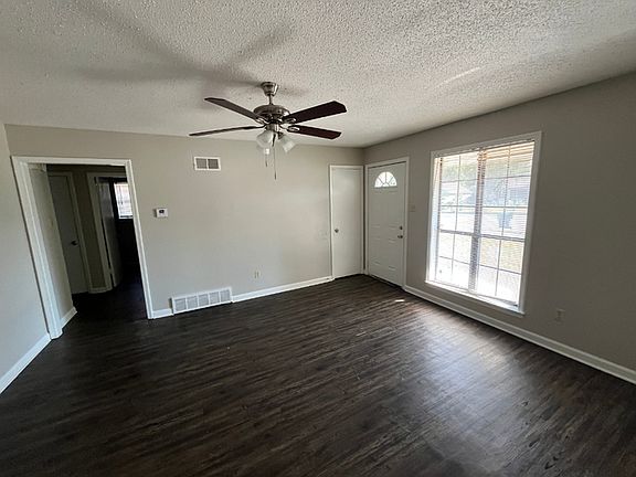 2nd image of 4853 Chevron Rd
