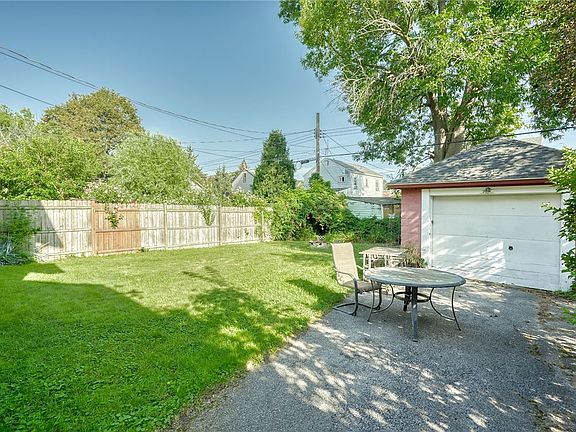 4th image of 360 Knickerbocker Ave