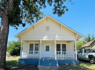 305 N 9th St, Ballinger, TX 76821