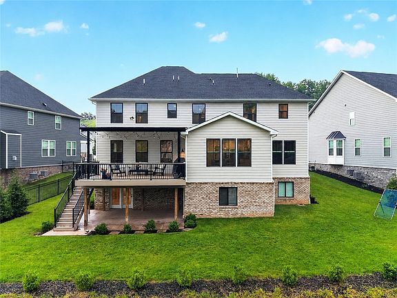 2nd image of 321 Crest Ln