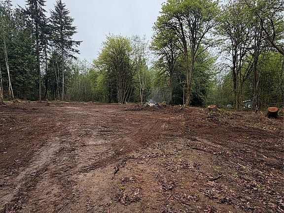 4th image of 210 Vermillion Road