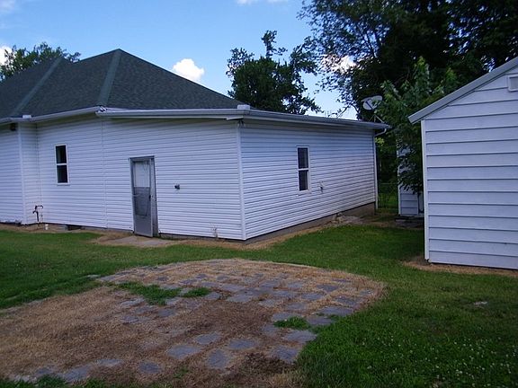 2nd image of 232 McNeil St