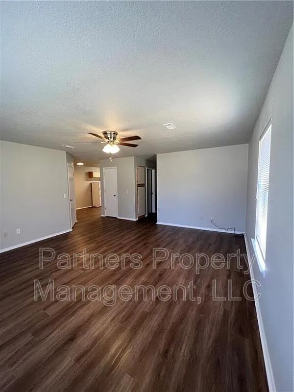 2 bed, 1.5 bath, 1134 sqft, $1,200 — Photo 3