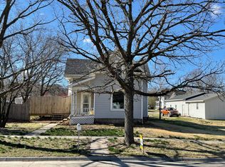 127 E Main St, Waterville, KS 66548