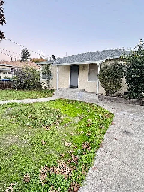 Building Photo - 2761 Bonifacio St