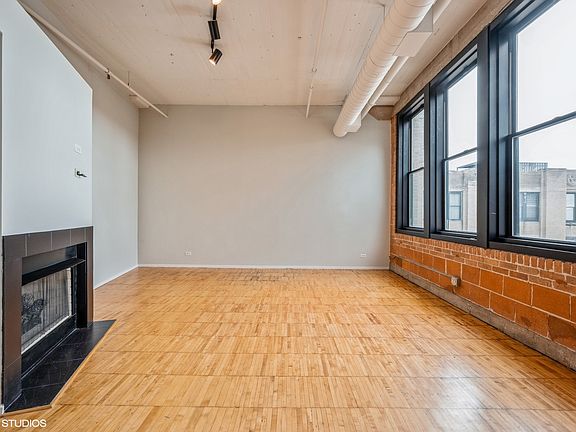 4th image of 728 W Jackson Blvd APT 1210