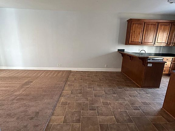 4th image of 48 Terrace Ct #205