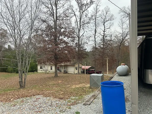 490 Supreme Dr, Springville, TN 38256