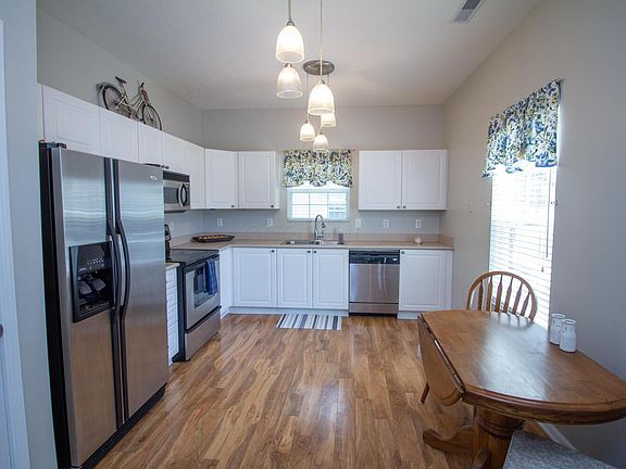 2nd image of 7166 Colonial Affair Dr #5
