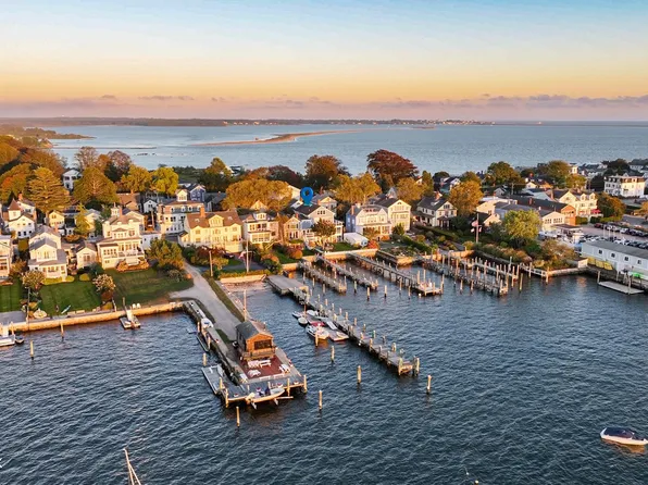 88 Water St, Stonington, CT 06378