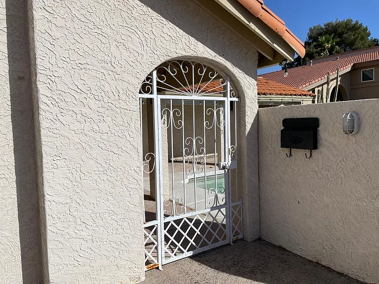 1422 E Steamboat Bend Dr — Photo 27