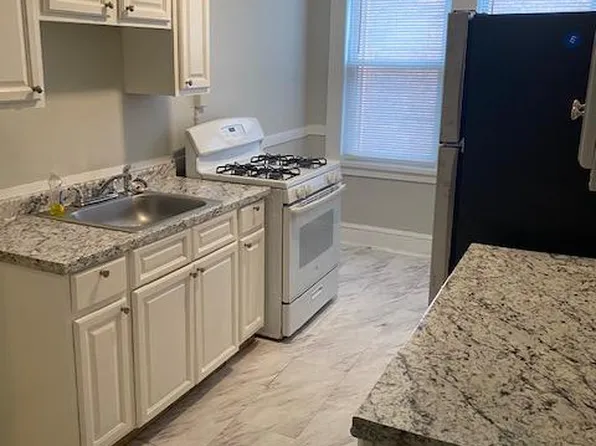 352 Laurel St #301, Hartford, CT 06105