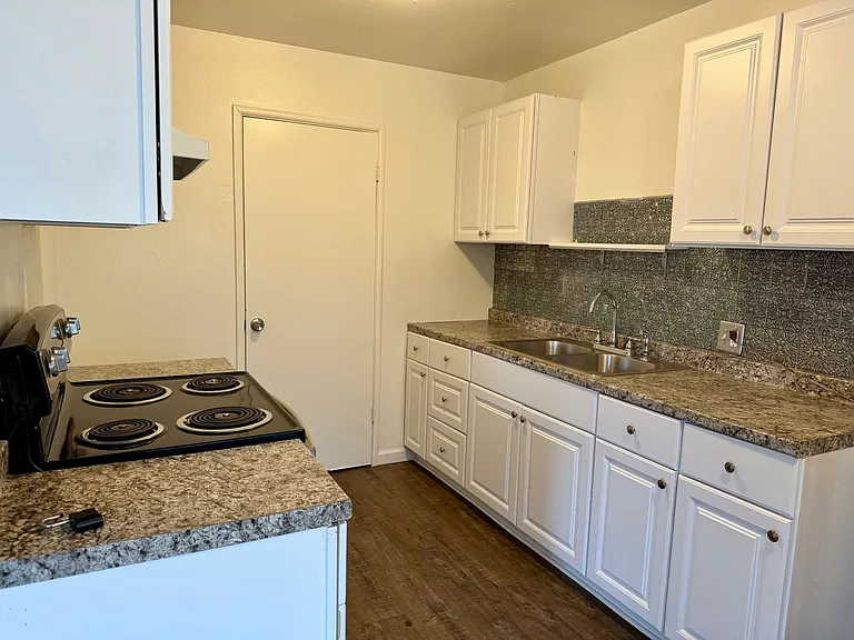 1329 E San Ramon Ave — Photo 10