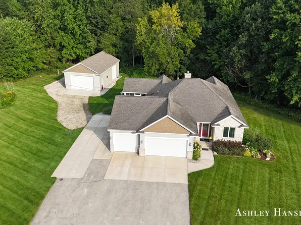 8289 Tiffany Ave NE, Rockford, MI 49341