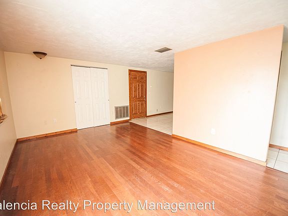 3rd image of 12609 Capitol Dr