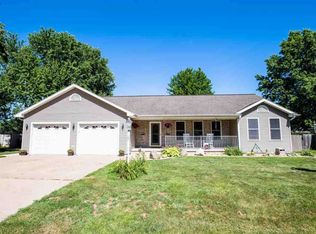 206 Linden Ln, Green Valley, IL