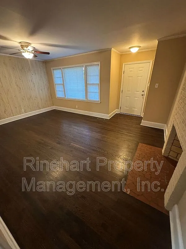 3 bed, 2.0 bath, 1422 sqft, $2,050 — Photo 4