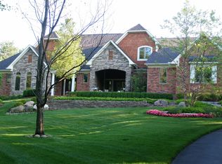 1500 Oak Hollow Dr, Milford, MI 48380