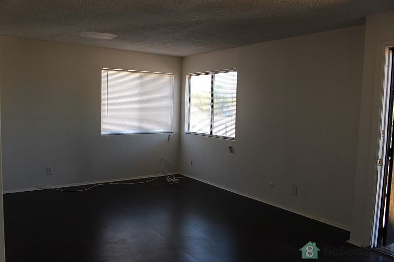 1st image of 822 E Colden Ave