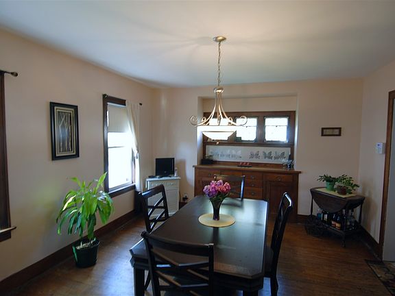 2nd image of 1718 Cumberland St