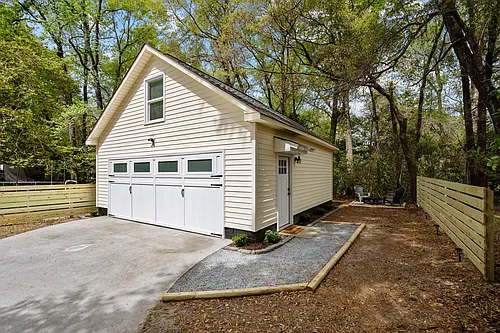 172 Gooseneck Rd W Photo 1