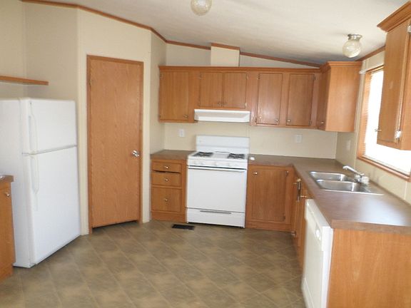 4th image of 3400 Sagebrush Blvd