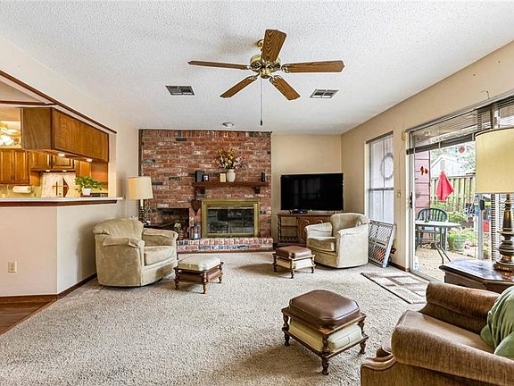 3rd image of 29 Heritage Ln #29