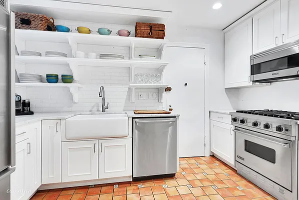 Sold by Corcoran | media 7