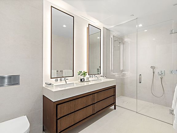 5th image of 212 W 93rd St Unit Pha