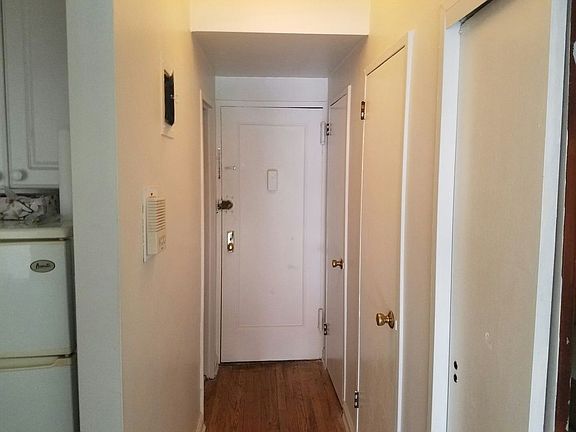 4th image of 261 E 71st St APT 2H