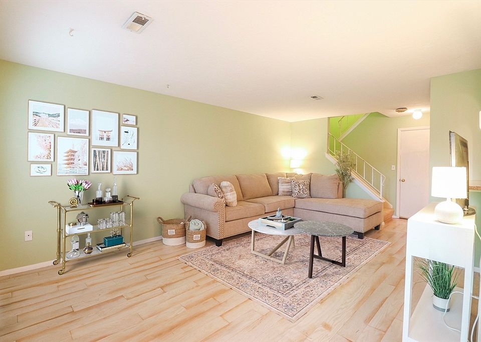1st image of 16 Elderwood Dr Unit 16