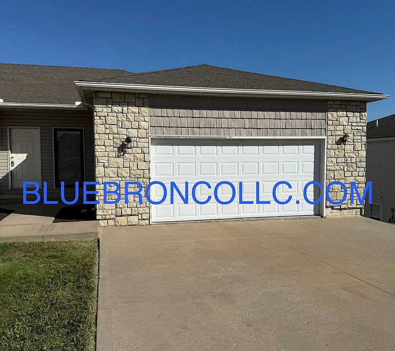 10502 E 45th Ter