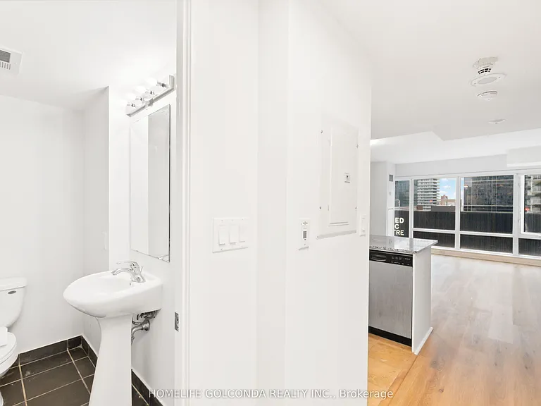 210 Victoria St #1809 — Photo 4