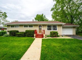 204 Crestview Ln, Crown Point, IN 46307