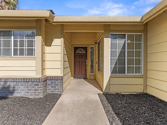 2nd image of 416 Mid Pines Way