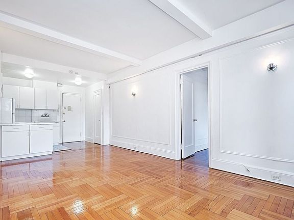 4th image of 200 W 70th St APT 12h