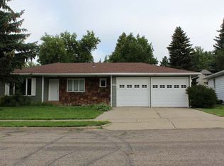 412 Remington Ave, Bismarck, ND 58503