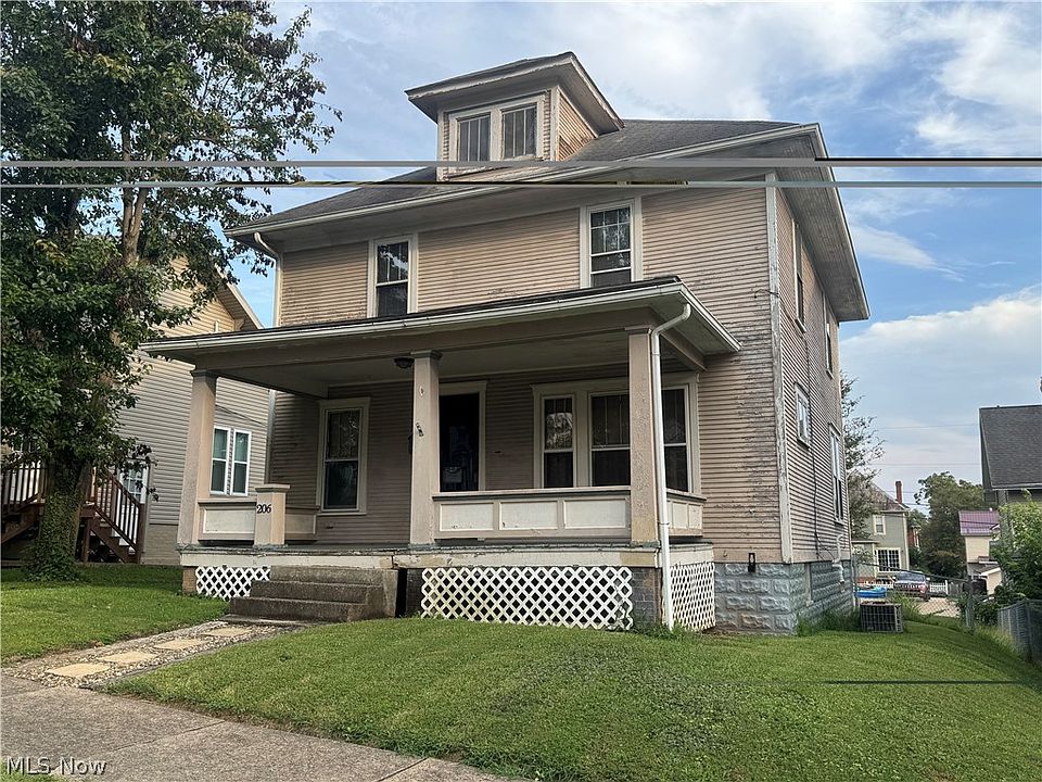 1st image of 206 E Spring St