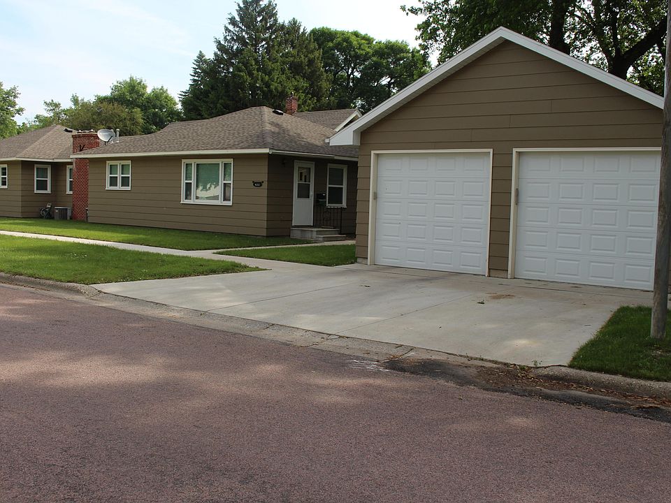 2nd image of 602 E 5th St