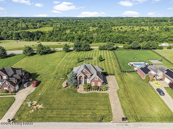 3rd image of 215 Grape Vineyard Way